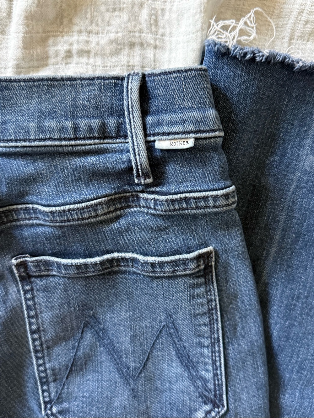 MOTHER Hustler patch pocket fray ankle jeans 
Out for the evening - Picture 10 of 10